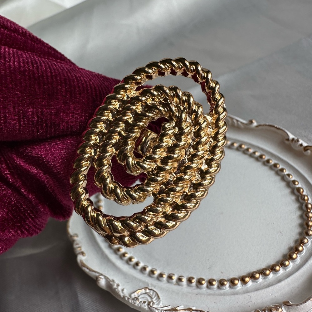 Gold Spiral ring with Intricate Textures - Picture 6 of 8